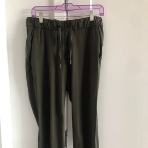 Lulu lemon jet crop. GREAT CONDITION